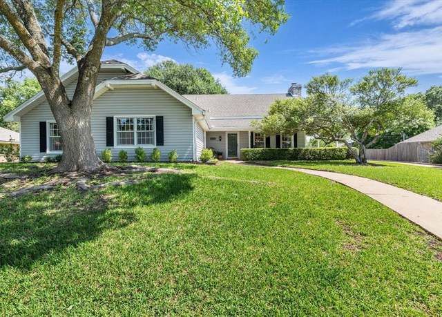 Property at 13734 Riverview Dr, Woodway, TX 76712, 3 beds, 2.5 baths