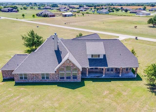 Property at 6550 Lucky Spur Ln, Sanger, TX 76266, 5 beds, 3.5 baths
