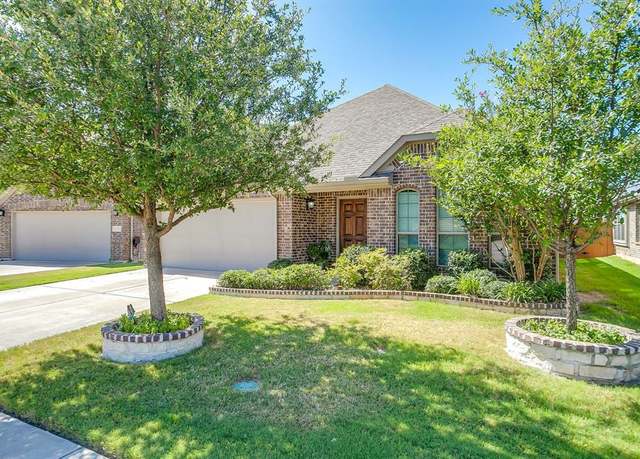Property at 11705 Tuscarora Dr, Fort Worth, TX 76108, 4 beds, 2 baths