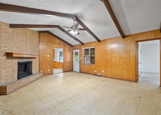 Property at 2306 14th St, Brownwood, TX 76801, 3 beds, 2 baths