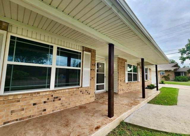 Property at 1911 College St, Gainesville, TX 76240, 3 beds, 2 baths