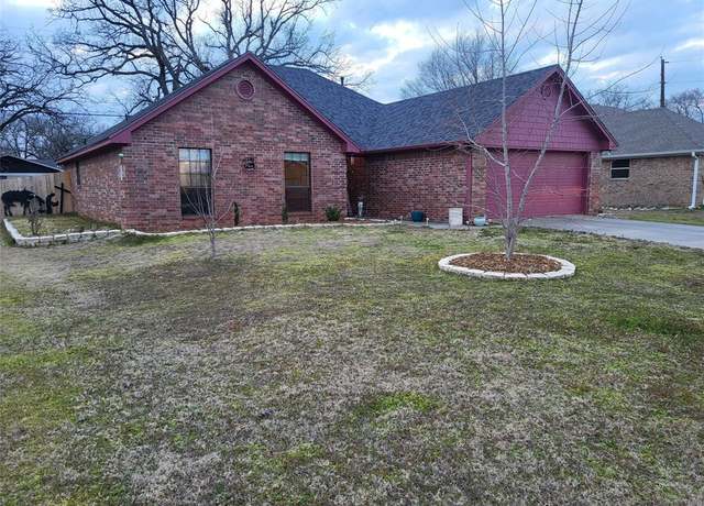 Property at 190 SW 44, Paris, TX 75460, 3 beds, 2 baths