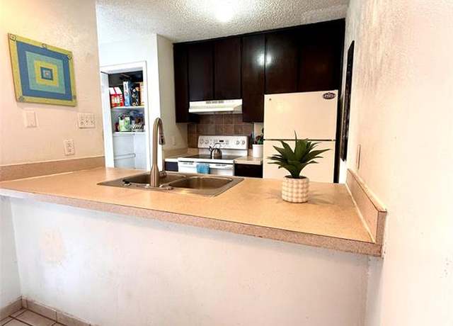 Property at 5540 Boca Raton Blvd #176, Fort Worth, TX 76112, 1 bed, 1.5 baths