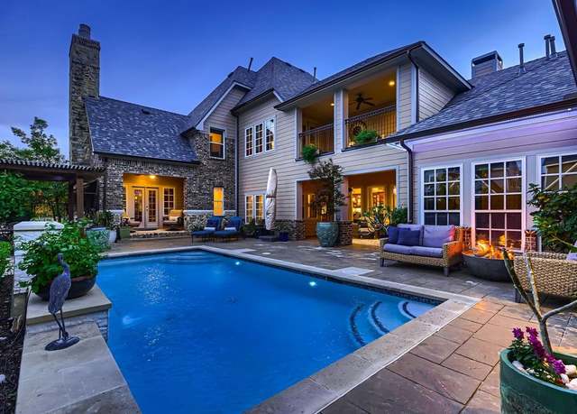 Property at 2313 Cardinal Blvd, Carrollton, TX 75010, 5 beds, 4.5 baths
