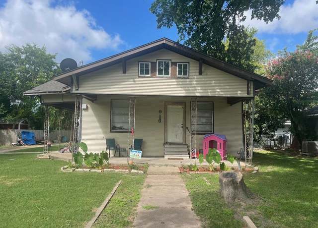 Property at 918 W Angeline St, Groesbeck, TX 76642, 3 beds, 1.5 baths