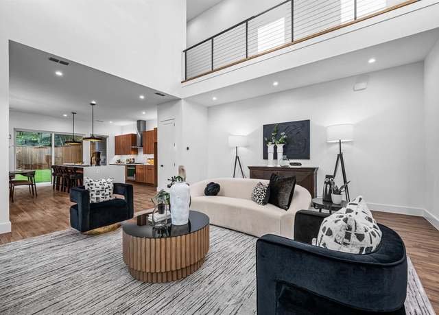 Property at 1014 Grandview Ave, Dallas, TX 75223, 3 beds, 2.5 baths