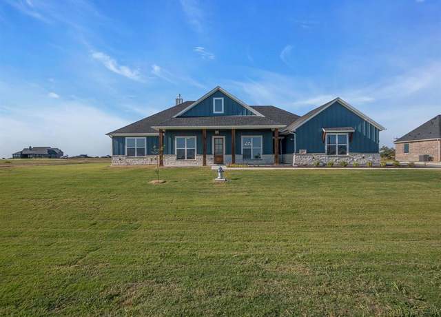 Property at 611 N Armstrong Rd, Venus, TX 76084, 4 beds, 2.5 baths