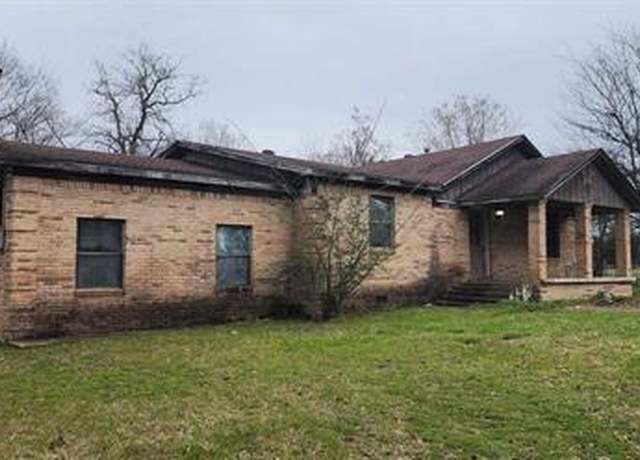 Property at 205 Hollywood St, Arp, TX 75750, 3 beds, 2 baths