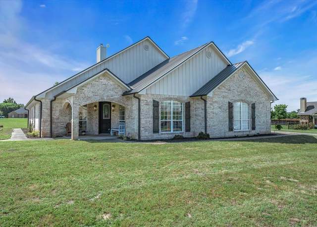 Property at 552 Heritage Ct, Canton, TX 75103, 4 beds, 3 baths