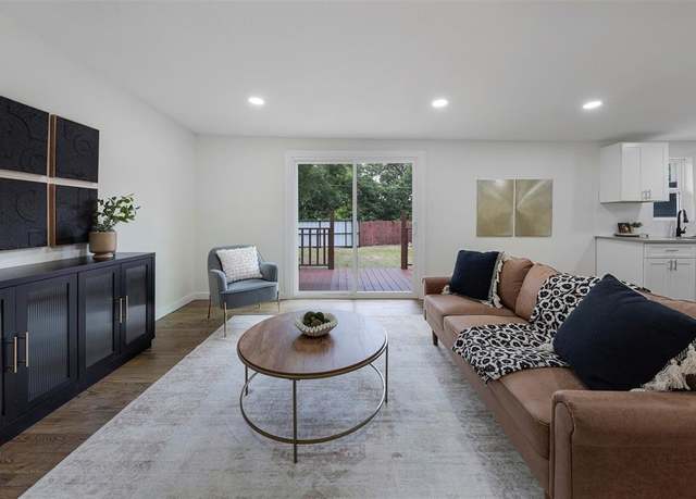 Property at 10913 Joaquin Dr, Dallas, TX 75228, 5 beds, 2 baths