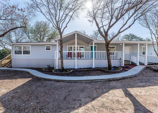 Property at 907 Mojave, Granbury, TX 76048, 3 beds, 2 baths