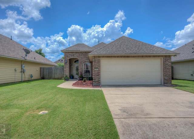 Property at 3933 White Lake Dr, Bossier City, LA 71111, 3 beds, 2 baths