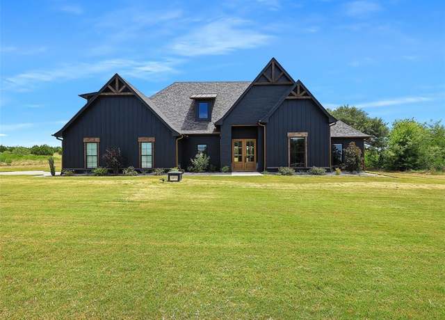 Property at 1074 Timber Hills Dr, Weatherford, TX 76087, 4 beds, 2.5 baths