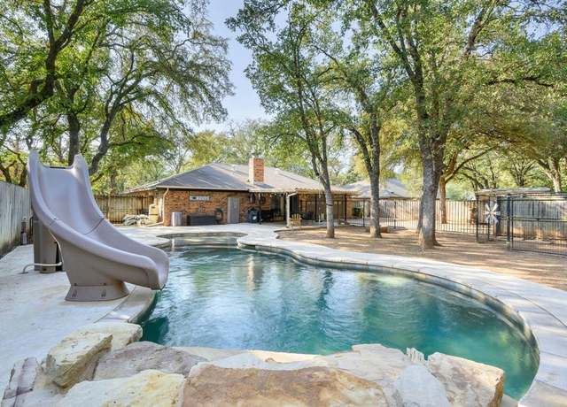Property at 6 Fair Oaks St, Mineral Wells, TX 76067, 3 beds, 2 baths