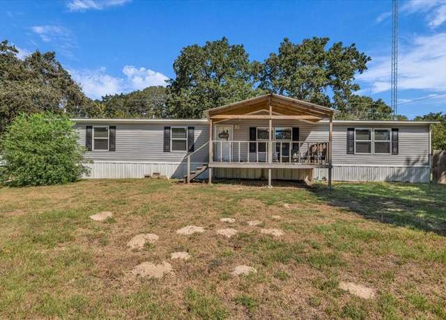 Property at 286 Fm 27 W, Fairfield, TX 75840, 4 beds, 2 baths