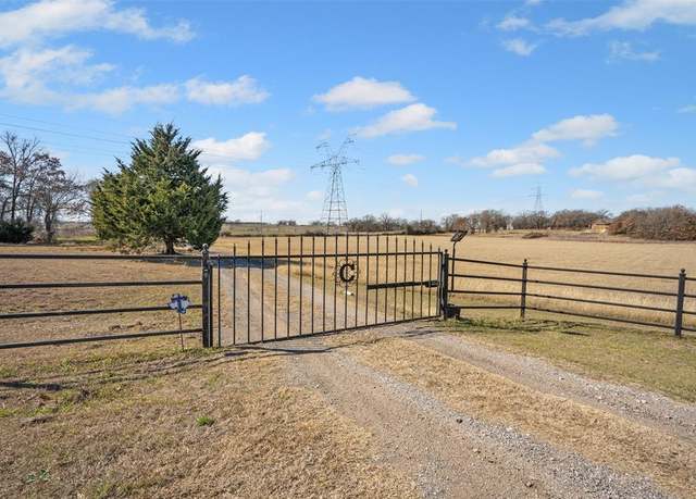 Property at 146 Private Road 3593, Paradise, TX 76073, 3 beds, 2 baths