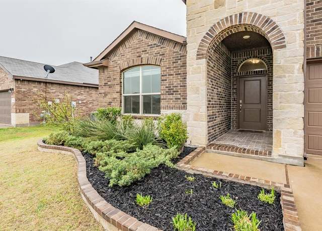 Property at 1208 Tiburon Trl, Cleburne, TX 76033, 4 beds, 2 baths