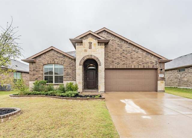 Property at 1208 Tiburon Trl, Cleburne, TX 76033, 4 beds, 2 baths