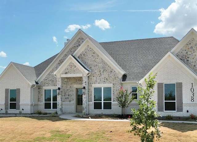 Property at 1038 Deer Island Ct, Azle, TX 76020, 4 beds, 2.5 baths
