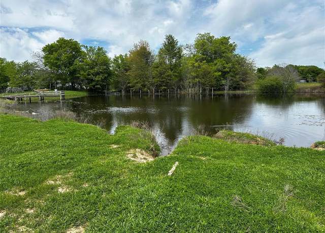 Property at 12842 County Road 2139, Kemp, TX 75143, 5 beds, 2 baths