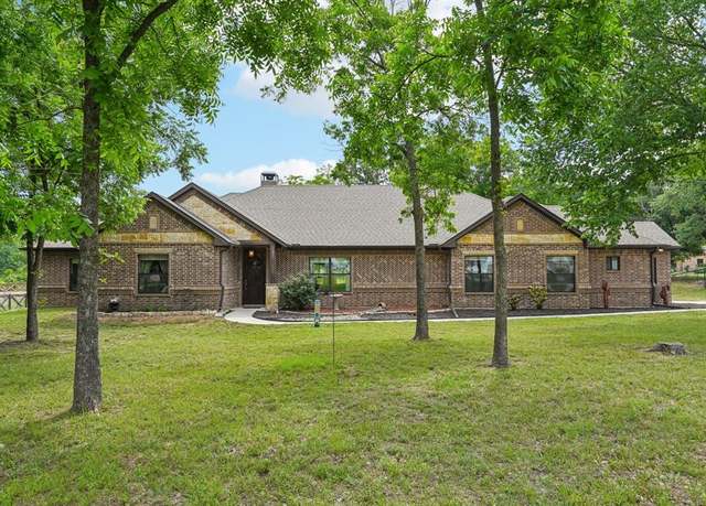 Property at 1389 County Road 3591, Paradise, TX 76073, 4 beds, 2.5 baths