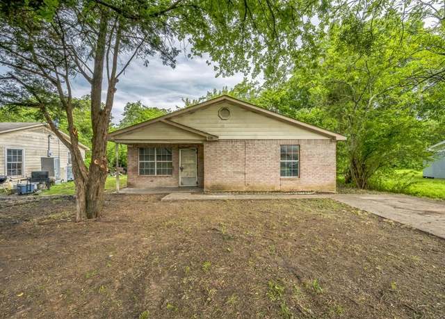 Property at 207 N 1st St, Crandall, TX 75114, 2 beds, 1 bath