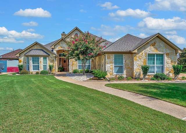 Property at 1008 Crystal Haven Ct, Hewitt, TX 76643, 4 beds, 3.5 baths