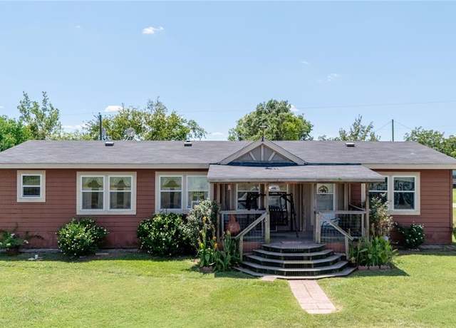 Property at 3024 CR 0010 SW, Corsicana, TX 75110, 3 beds, 2 baths
