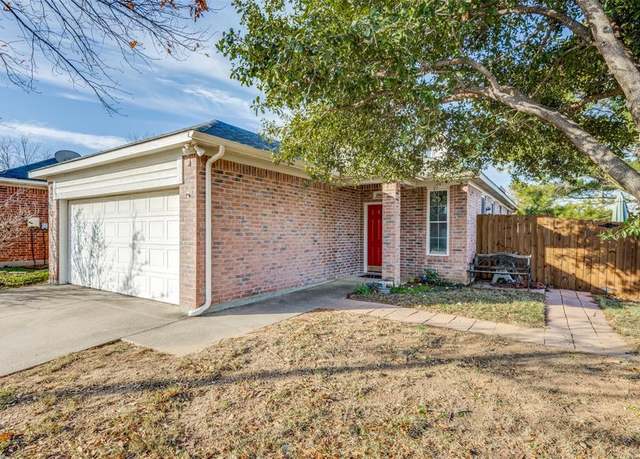Property at 3904 Overlake Dr, Denton, TX 76210, 3 beds, 2 baths