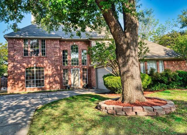 Property at 1727 Parkwood Dr, Grapevine, TX 76051, 4 beds, 2.5 baths
