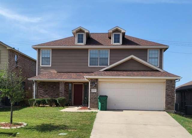 Property at 3501 Austin St, Gainesville, TX 76240, 4 beds, 3 baths