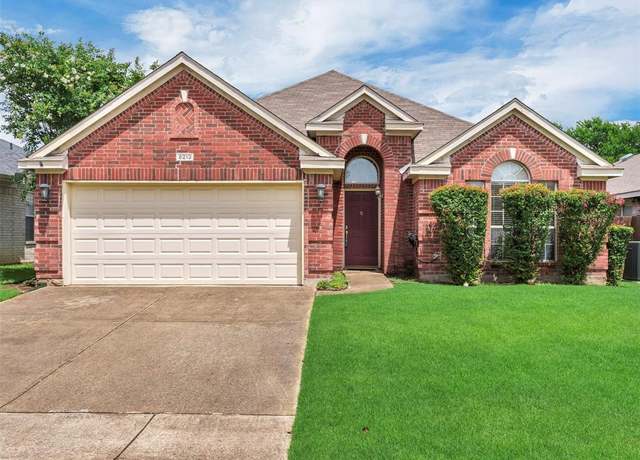 Property at 8213 Bedrock Dr, Fort Worth, TX 76123, 3 beds, 2 baths