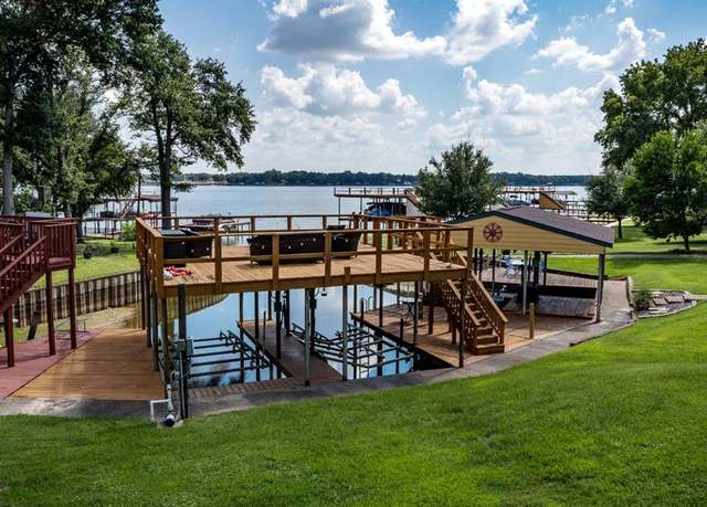 Property at 301 Lake Front Dr, Mabank, TX 75156, 4 beds, 3 baths