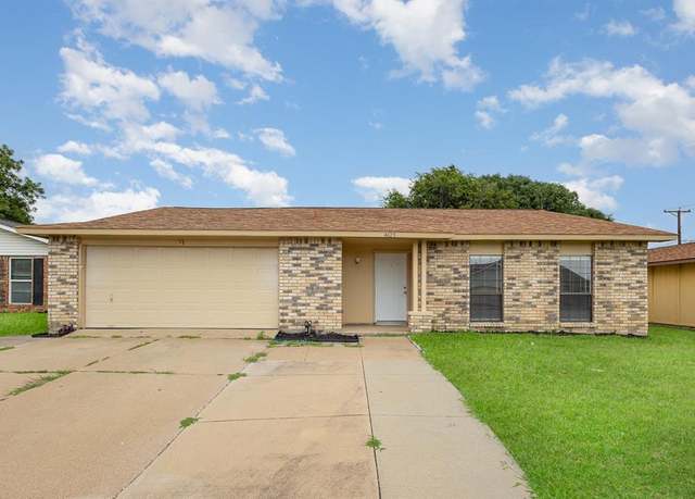 Property at 4425 Buckeye St, Fort Worth, TX 76137, 4 beds, 2.5 baths