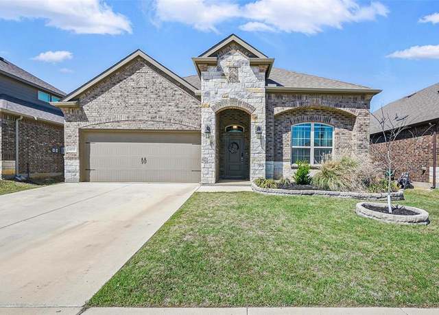 Property at 11133 Los Alamos Dr, Aubrey, TX 76227, 4 beds, 2 baths