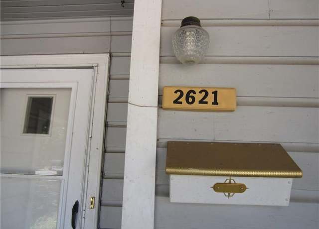 Property at 2621 N Locust St, Denton, TX 76209, 3 beds, 1 bath