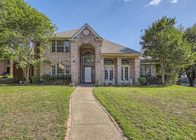 Property at 700 Northmeadow Dr, Arlington, TX 76011, 5 beds, 4 baths