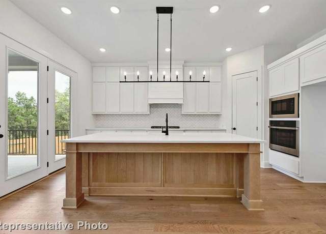 Property at 822 Montrose Dr, Rockwall, TX 75087, 4 beds, 4 baths