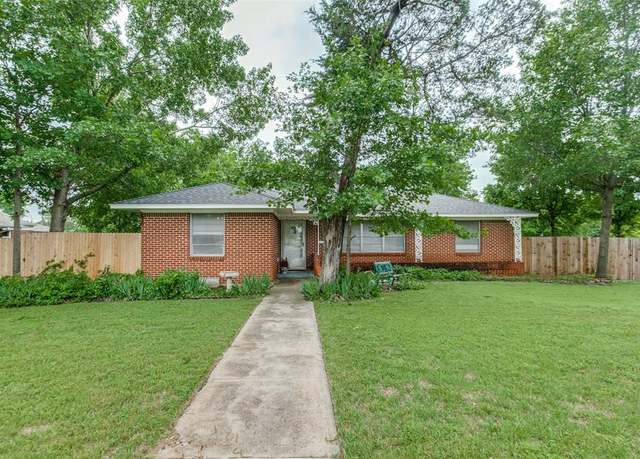 Property at 404 Highland Blvd, Richardson, TX 75081, 3 beds, 2 baths