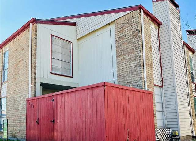 Property at 919 S Weatherred Dr #151, Richardson, TX 75080, 2 beds, 2.5 baths