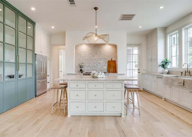 Property at 8632 S FM 1187, Fort Worth, TX 76126, 5 beds, 4.5 baths