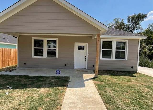 Property at 1116 E Pulaski St, Fort Worth, TX 76104, 4 beds, 2.5 baths