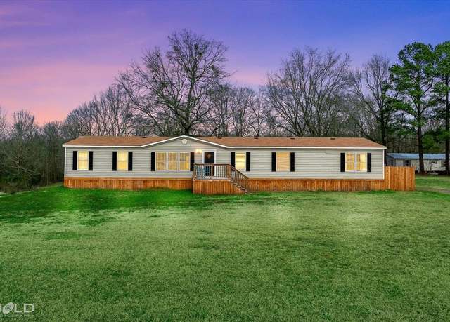Property at 8802 Beavers Nest Dr, Shreveport, LA 71129, 4 beds, 2 baths