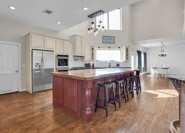 Property at 1060 Cypress Point Dr, Gunter, TX 75058, 5 beds, 3 baths