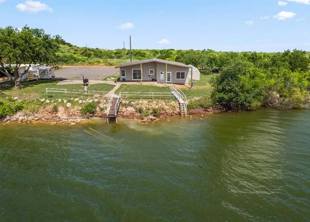 Property at 894 W Moonshine Rd, Seymour, TX 76380, 3 beds, 1 bath