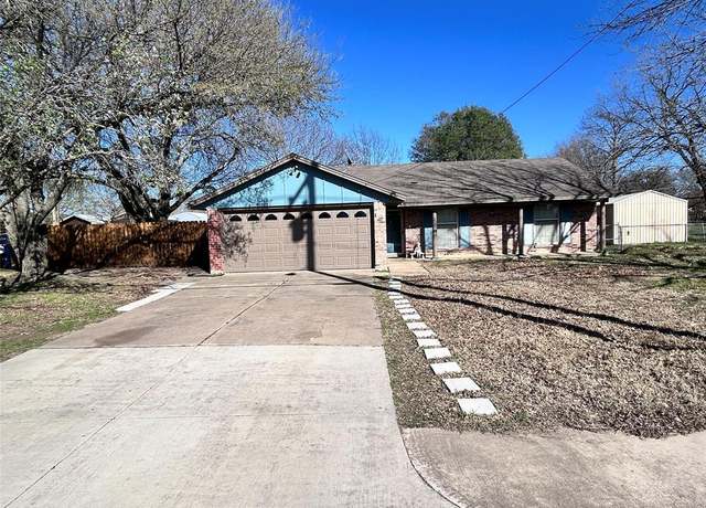 Property at 726 N Cummings Dr, Alvarado, TX 76009, 3 beds, 2 baths