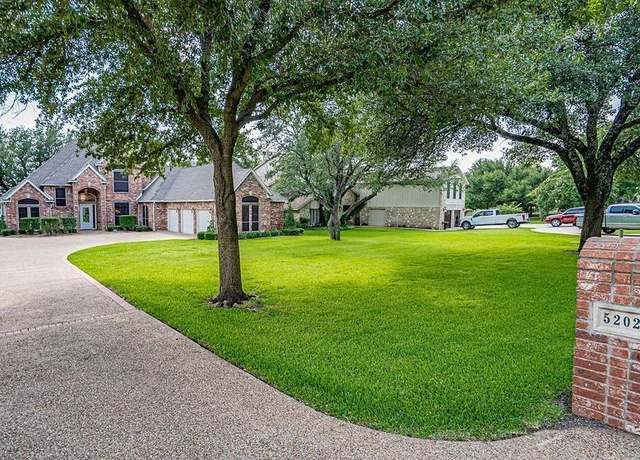 Property at 5202 Comanche Vista Trl, Granbury, TX 76049, 3 beds, 3 baths