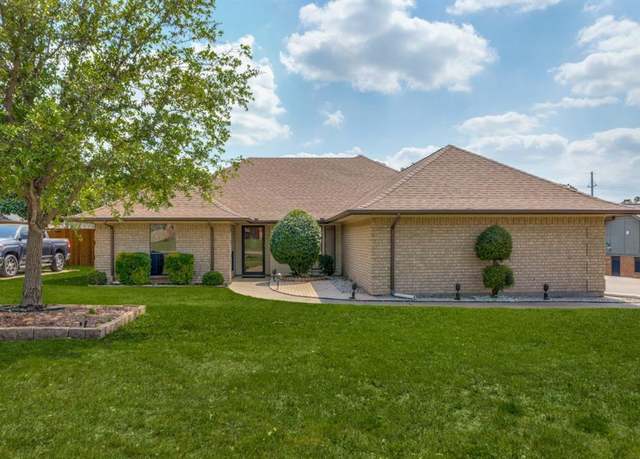 Property at 1114 Sunset Dr, Trophy Club, TX 76262, 4 beds, 2.5 baths