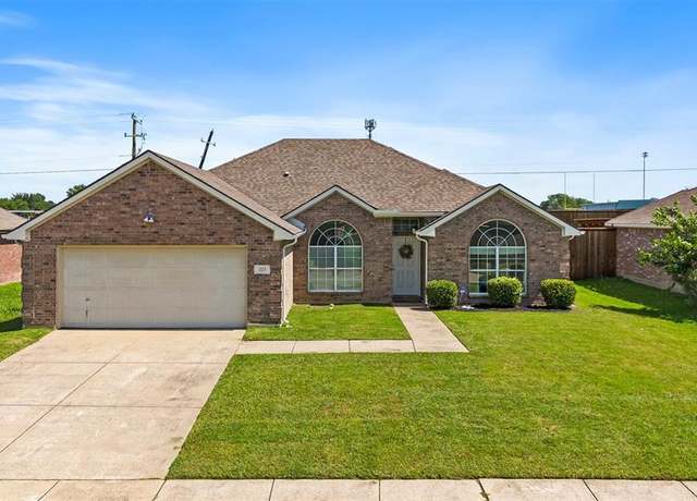 Property at 225 Cloudcroft Dr, Wylie, TX 75098, 3 beds, 2 baths