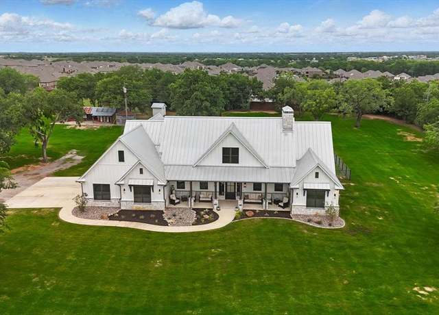 Property at 408 Creek Hill Way, Justin, TX 76247, 4 beds, 3.5 baths